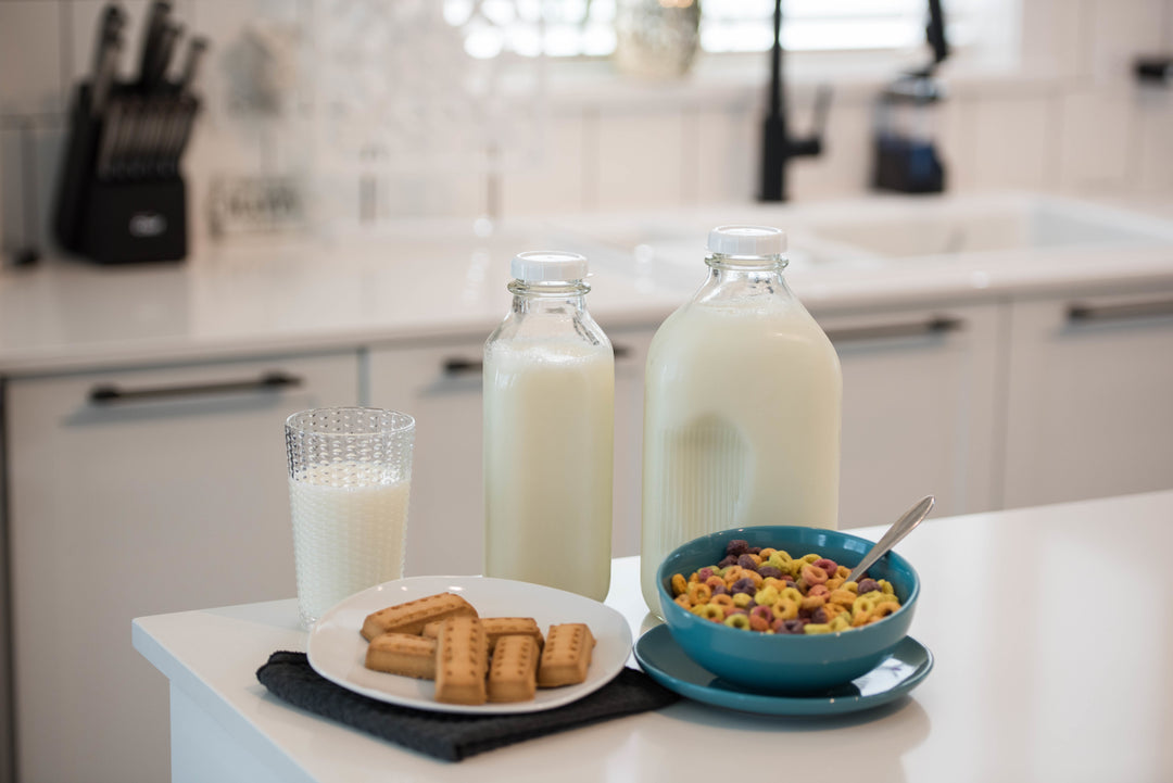 64-Oz Glass Milk Bottles with 3 White Caps (1 Count ) - Food Grade Glass  Bottles - Dishwasher Safe - Bottles for Milk, Buttermilk, Honey, Tomato