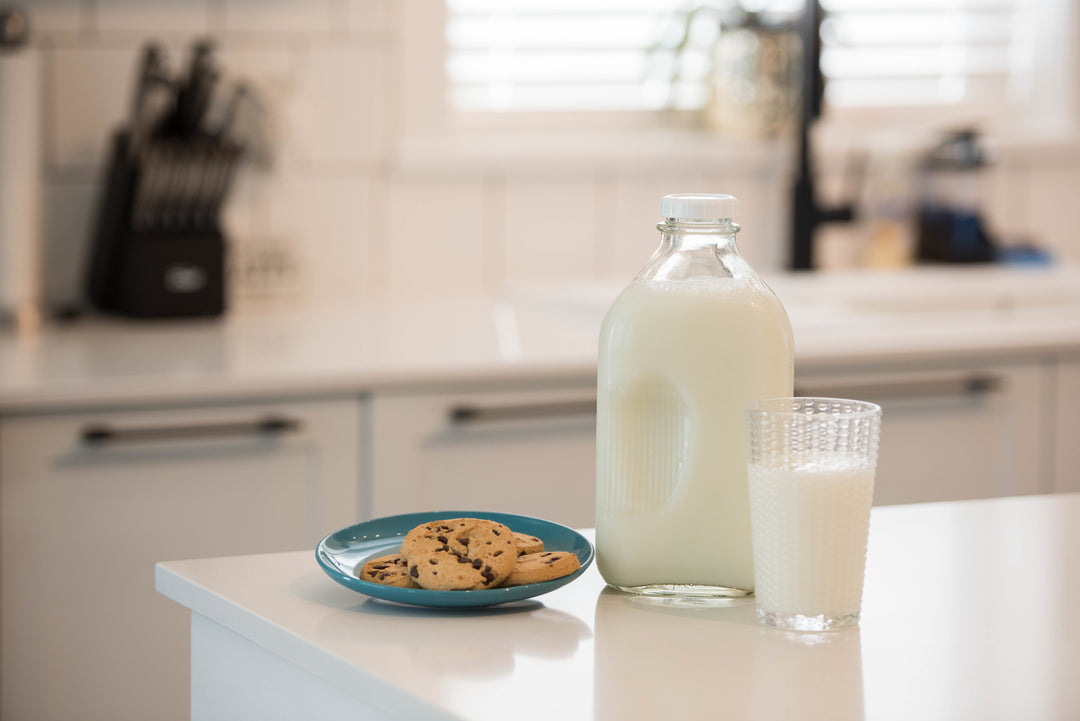Reusable Food Grade Milk Container Glass Milk Bottle with Lid 32