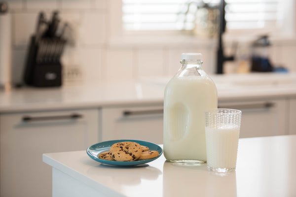 64-Oz Glass Milk Bottle with Lid - Hastingsville